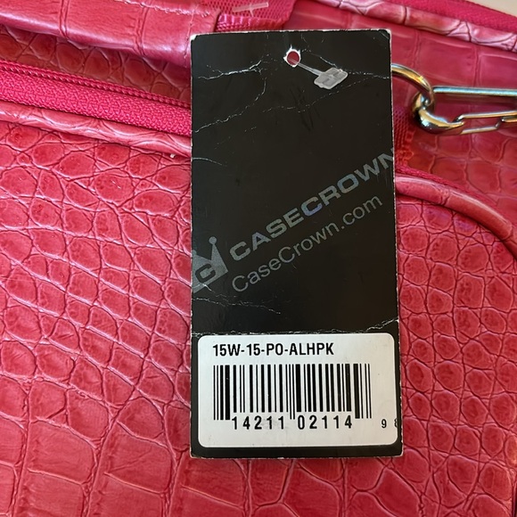 CaseCrown Memory Foam Pocket Case (Alligator Hot Pink) for 15 Inch Laptop - Picture 4 of 4